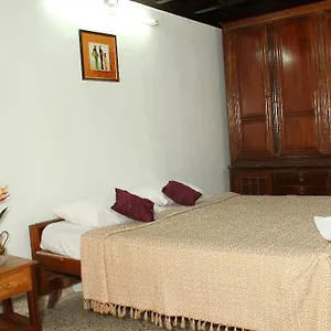 Hotel Queens